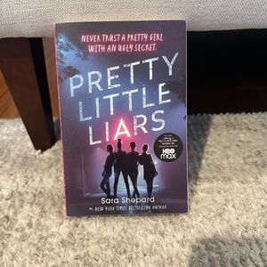 Pretty Little Liars Book #1 by Sara Shepard